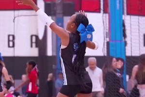 强大的基因！詹姆斯女儿Zhuri的惊人排球天赋！